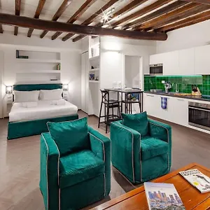 casa-annamaria-al-pantheon.it-romehotels.com/